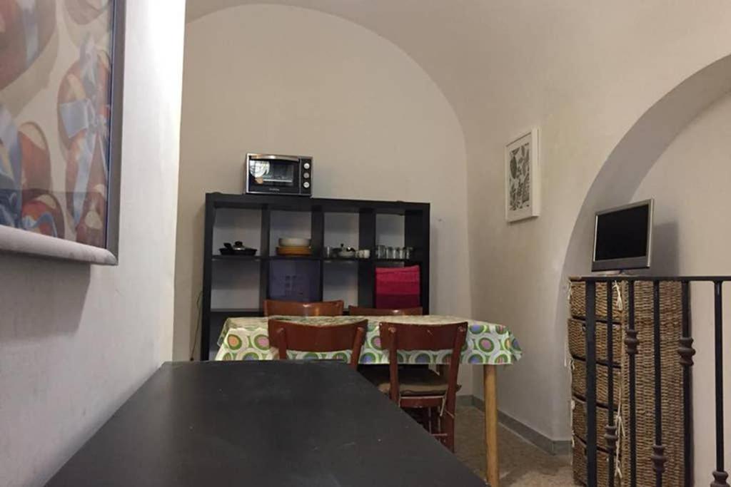 Historic Apartment In Centre Of City 100M To Sea Monopoli Exterior foto