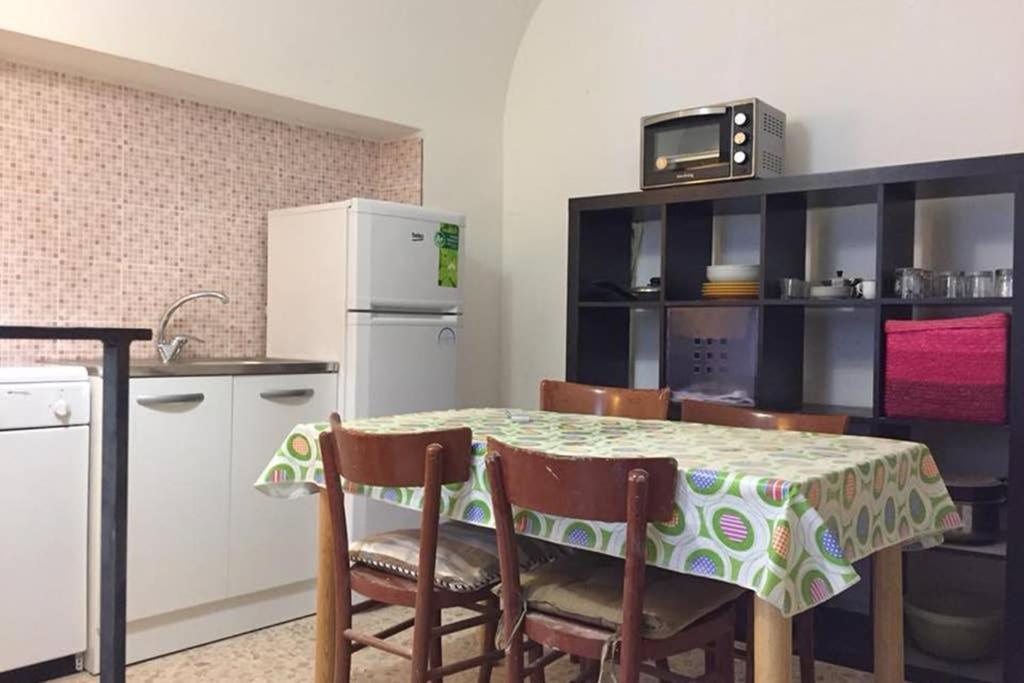 Historic Apartment In Centre Of City 100M To Sea Monopoli Exterior foto