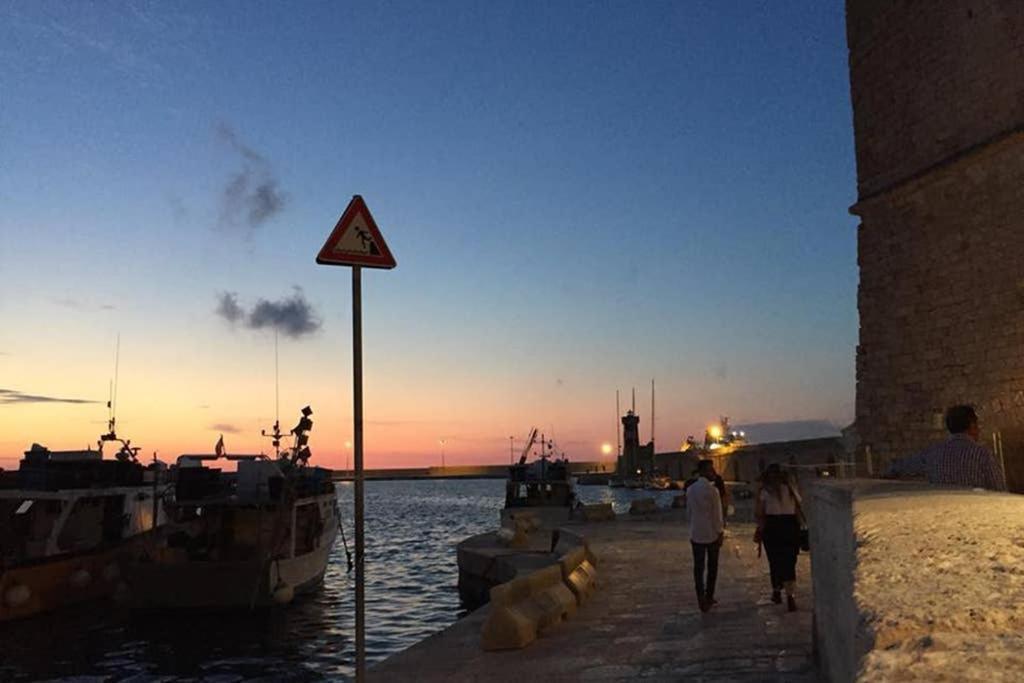 Historic Apartment In Centre Of City 100M To Sea Monopoli Exterior foto