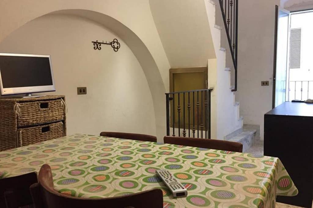Historic Apartment In Centre Of City 100M To Sea Monopoli Exterior foto